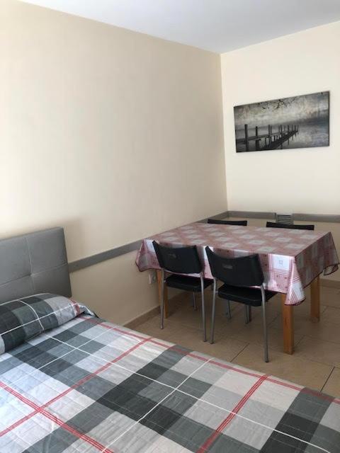 Apartamentos Sol Center Lloret Лорет де Мар Екстериор снимка