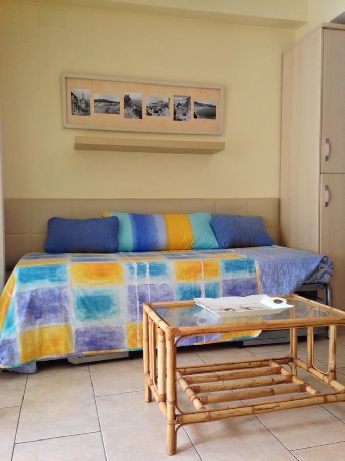 Apartamentos Sol Center Lloret Лорет де Мар Екстериор снимка